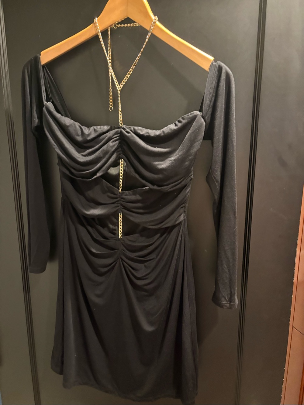 Black Ruched Long-Sleeve Off the shoulder cut out chain H:ours Cocktail Dress m
